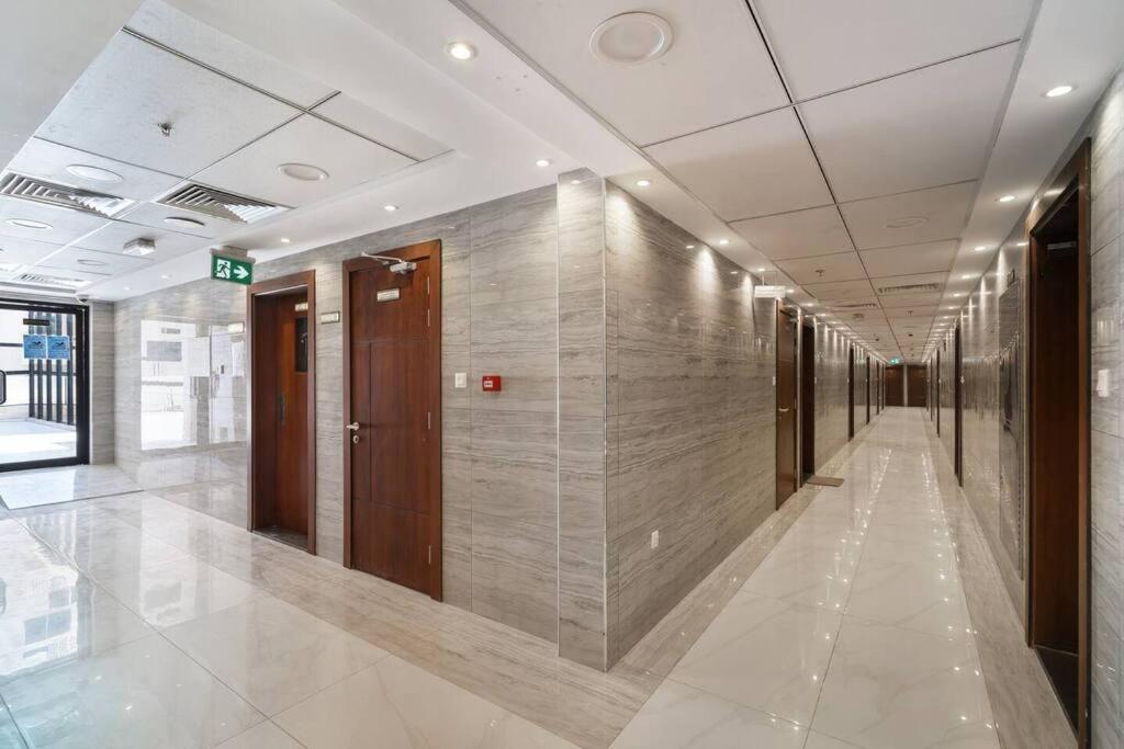 Apartment Luxury 1br With Balcony - Pool Dubai