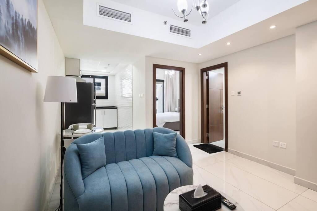 Apartment Luxury 1br With Balcony - Pool Dubai