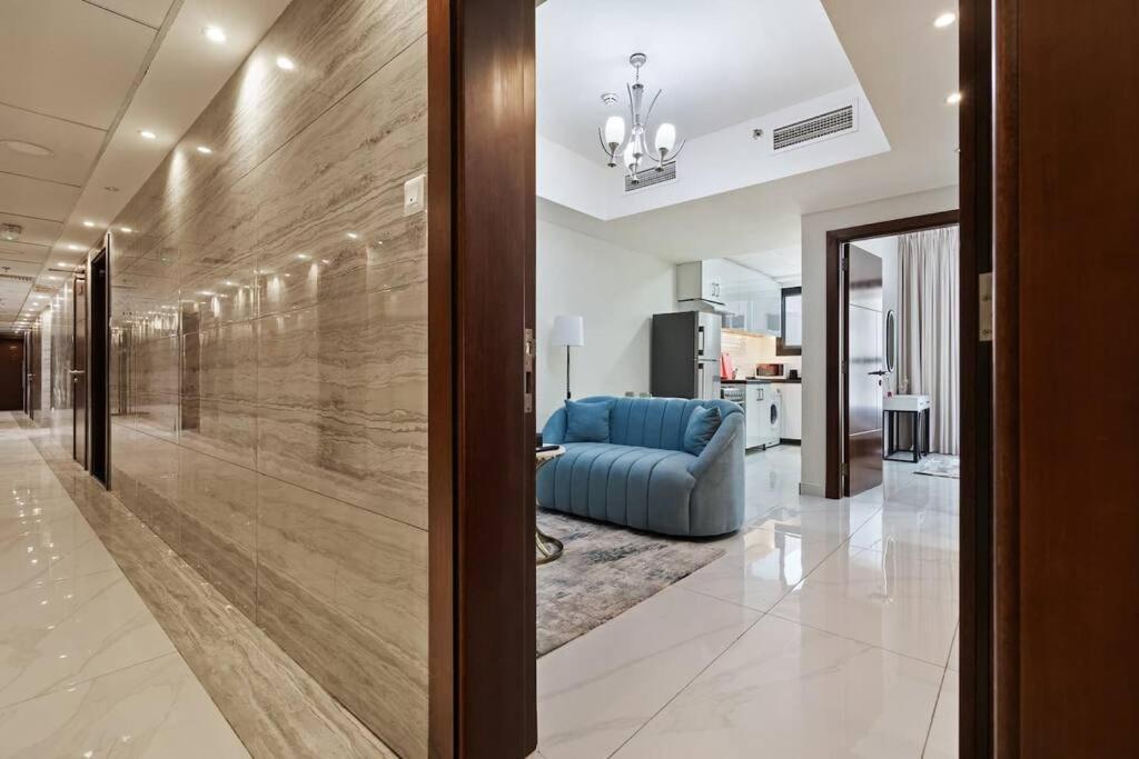 Luxury 1br With Balcony - Pool * Dubai